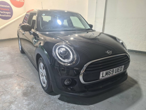 MINI Hatch  1.5 Cooper Classic Hatchback 5dr Petrol Manual Eur