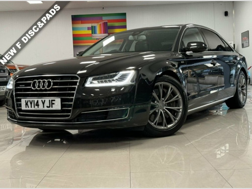 Audi A8  4.0 L TFSI QUATTRO SE EXECUTIVE 4d 429 BHP STUNNIN