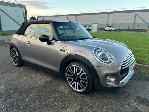 MINI Convertible  1.5 Cooper Convertible 2dr Petrol Steptronic Euro 