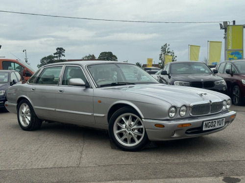 Jaguar XJ  3.2 XJ8 Executive Saloon 4dr Petrol Automatic (290