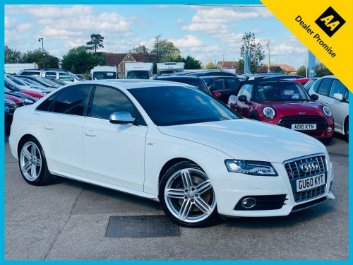 Audi S4  3.0 S4 QUATTRO 4d 329 BHP FULL SERVICE HISTORY+GRE