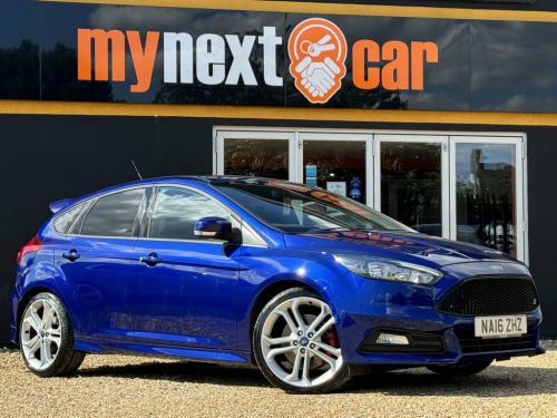 Ford Focus  2.0 ST-2 5d 247 BHP PRIVACY GLASS + DEEP IMPACT BL