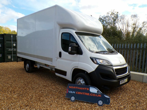 Peugeot Boxer  2.2 BlueHDi 335 Built for Business Luton Van 2dr D