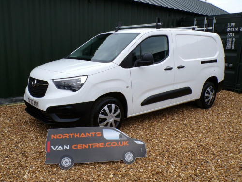 Vauxhall Combo  1.5 Turbo D 2300 Dynamic Panel Van 4dr Diesel Manu