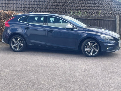 Volvo V40  2.0 D3 R-Design Nav Hatchback 5dr Diesel Manual Eu
