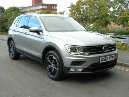 Volkswagen Tiguan  2.0 TDI BlueMotion Tech SE Navigation SUV 5dr Dies