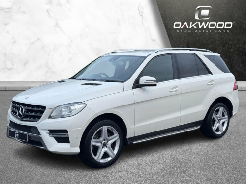 Mercedes-Benz M-Class ML350 3.0 ML350 V6 BlueTEC AMG Sport SUV 5dr Diesel G-Tr