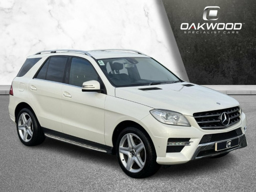 Mercedes-Benz M-Class ML350 3.0 ML350 V6 BlueTEC AMG Sport SUV 5dr Diesel G-Tr