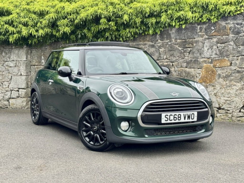 MINI Hatch  1.5 Cooper Classic Hatchback 3dr Petrol Manual Eur