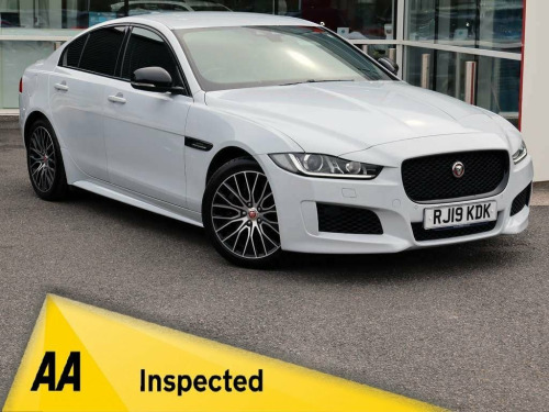 Jaguar XE  2.0i Landmark Saloon 4dr Petrol Auto Euro 6 (s/s)