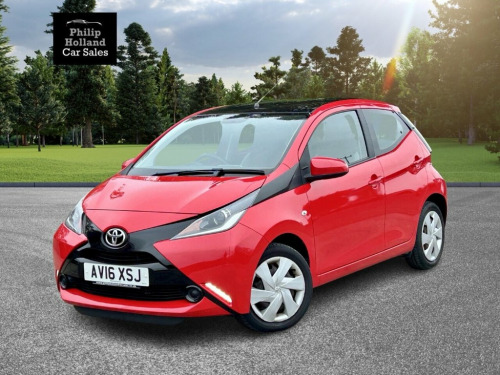 Toyota AYGO  1.0 VVT-i x-play Hatchback 5dr Petrol Manual Euro 