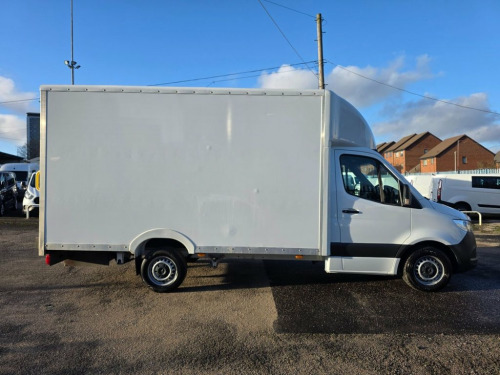 Mercedes-Benz Sprinter  2.1 314 CDI PROGRESSIVE MWB LOW LOADER L2 143 BHP  