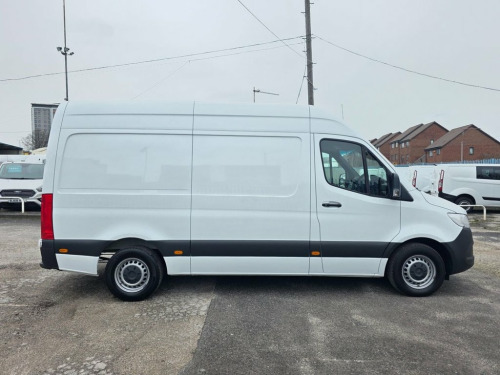 Mercedes-Benz Sprinter  2.0 315 CDI PROGRESSIVE MWB RWD G-Tronic+ L2 H2 15 