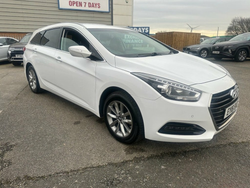 Hyundai i40  1.7 CRDI SE NAV BLUE DRIVE 5d 114 BHP