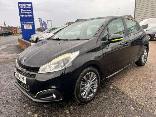 Peugeot 208  1.2 PureTech Active Design Lime Hatchback 5dr Petr