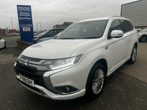 Mitsubishi Outlander  2.4h TwinMotor 13.8kWh Dynamic SUV 5dr Petrol Plug