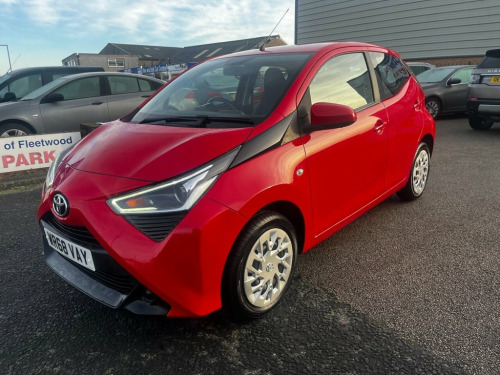 Toyota AYGO  1.0 VVT-i x-play Hatchback 5dr Petrol Manual Euro 