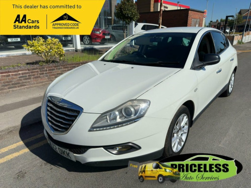 Chrysler Delta  1.6 M-Jet SE Hatchback 5dr Diesel Manual Euro 5 (1