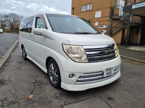 Nissan Elgrand  2.5