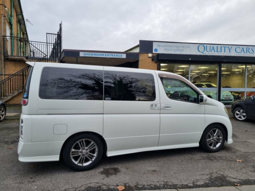 Nissan Elgrand  2.5