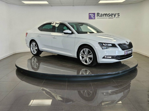 Skoda Superb  2.0 TDI SE L Executive Hatchback 5dr Diesel DSG Eu