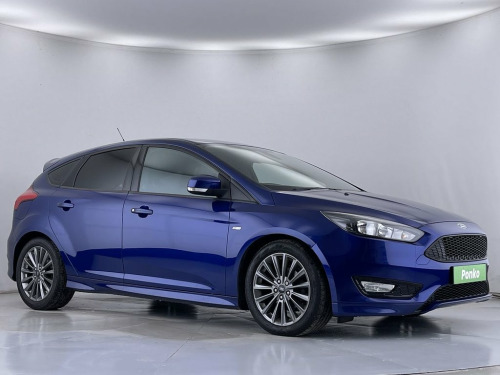 Ford Focus  1.5 ST-LINE TDCI 5d 118 BHP SPORT STYLE SEATS+HOME