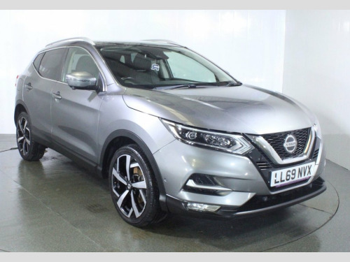 Nissan Qashqai  1.3 DIG-T Tekna SUV 5dr Petrol Manual Euro 6 (s/s)