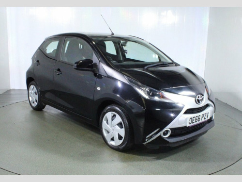 Toyota AYGO  1.0 VVT-i x-play Hatchback 5dr Petrol x-shift Euro