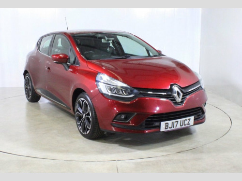 Renault Clio  1.2 TCe Signature Nav Hatchback 5dr Petrol Manual 