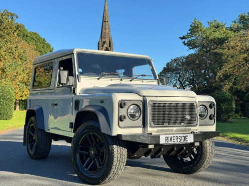 Land Rover Defender  2.4 TDCi Pickup 2dr Diesel Manual 4WD SWB Euro 4 (