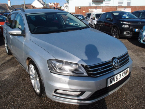 Volkswagen Passat  2.0 TDI BlueMotion Tech R-Line Estate 5dr Diesel M