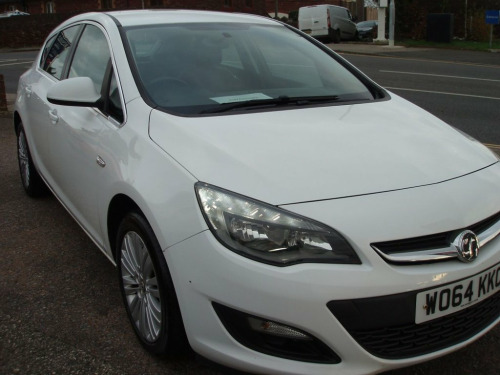 Vauxhall Astra  1.6 16v Excite Hatchback 5dr Petrol Manual Euro 5  