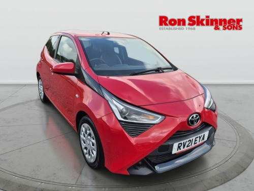 Toyota AYGO  1.0 VVT-i x-play Hatchback 5dr Petrol Manual Euro 