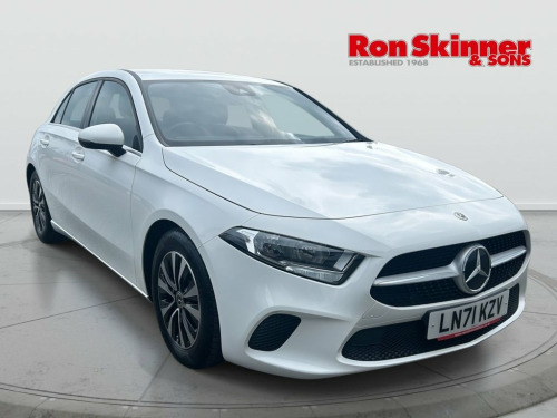Mercedes-Benz A-Class A180 1.3 A180 SE Hatchback 5dr Petrol 7G-DCT Euro 6 (s/
