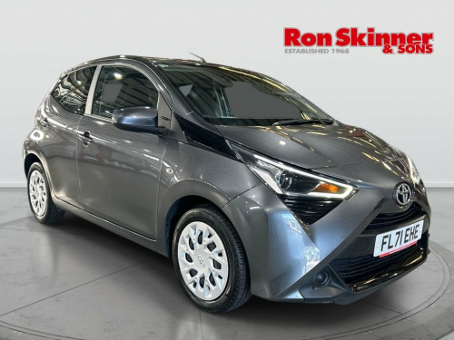 Toyota AYGO  1.0 VVT-i x-play Hatchback 5dr Petrol Manual Euro 