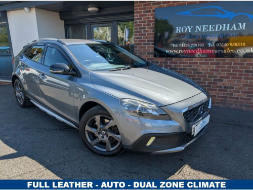 Volvo V40  2.0 D2 Lux Hatchback 5dr Diesel Auto Euro 6 (s/s) 