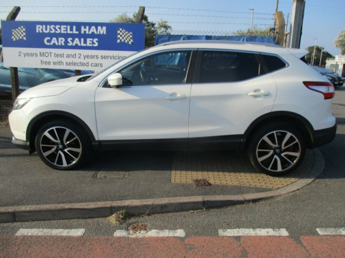 Nissan Qashqai  1.6 dCi Tekna SUV 5dr Diesel Manual 2WD Euro 5 (s/