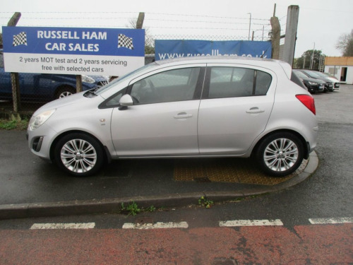 Vauxhall Corsa  1.4 16V SE Hatchback 5dr Petrol Manual Wide Ratio 