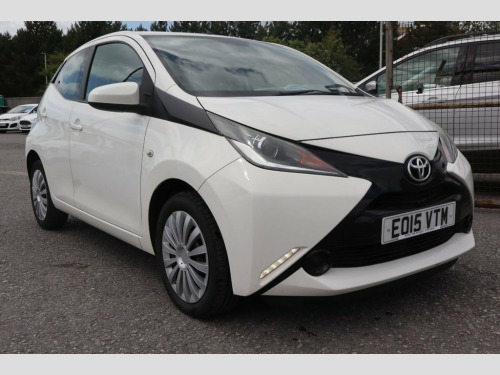 Toyota AYGO  1.0 VVT-i x-play Hatchback 5dr Petrol x-shift Euro