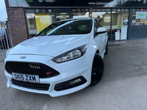 Ford Focus  2.0T EcoBoost ST-2 Hatchback 5dr Petrol Manual Eur