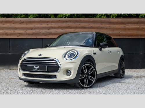 MINI Hatch  1.5 Cooper Exclusive Hatchback 5dr Petrol Steptron