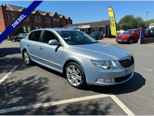 Skoda Superb  2.0 TDI Elegance Hatchback 5dr Diesel DSG Euro 5 (