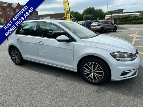 Volkswagen Golf  1.6 TDI BlueMotion Tech SE Nav Hatchback 5dr Diese
