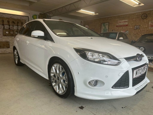 Ford Focus  1.6 ZETEC S ECOBOOST 5d 178 BHP