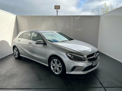 Mercedes-Benz A-Class  2.1 A200d Sport (Premium) Hatchback 5dr Diesel 7G-