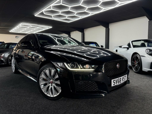 Jaguar XE  2.0i Landmark Saloon 4dr Petrol Auto Euro 6 (s/s)