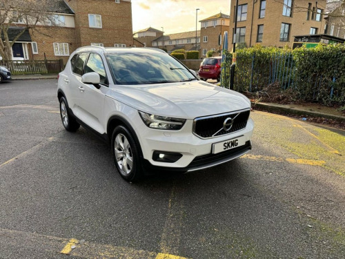 Volvo XC40  2.0 T4 Momentum Pro SUV 5dr Petrol Auto AWD Euro 6 