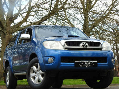 Toyota Hi-Lux  3.0 INVINCIBLE 4X4 D-4D DCB 169 BHP **FINANCE FROM