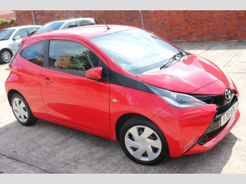 Toyota AYGO  1.0 VVT-I X-PLAY 3d 69 BHP