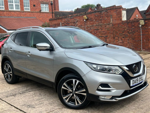 Nissan Qashqai  1.3 DIG-T N-Connecta SUV 5dr Petrol Manual Euro 6 